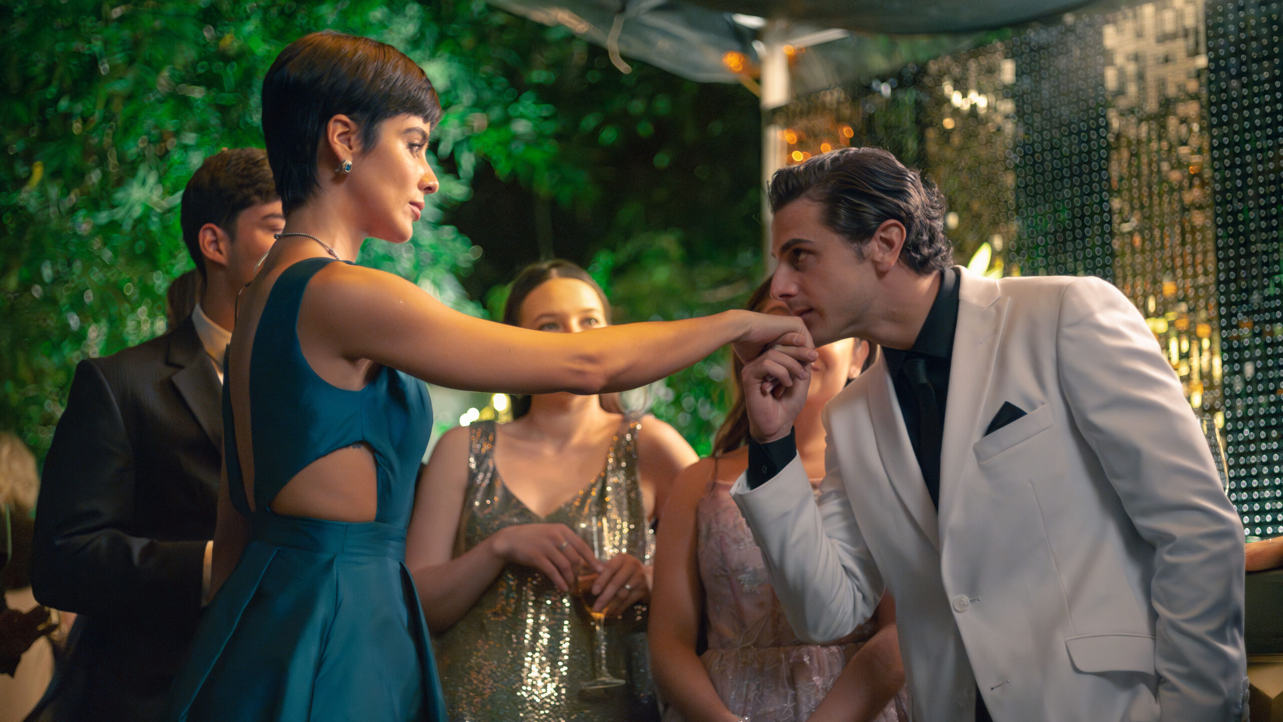 CASI EL PARAÍSO Hola Mexico Film Festival